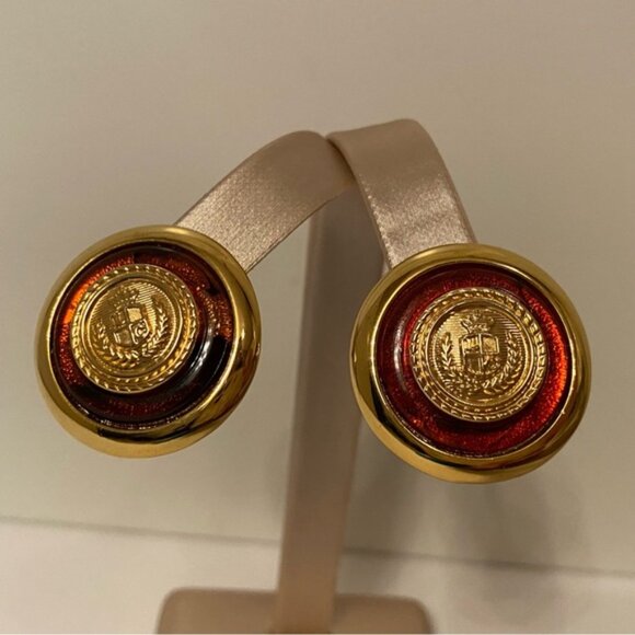 LIZ CLAIBORNE EARRINGS VINTAGE SIGNED GOLD TONE CREST LOGO TORTOISE BROWN POST - Picture 2 of 7